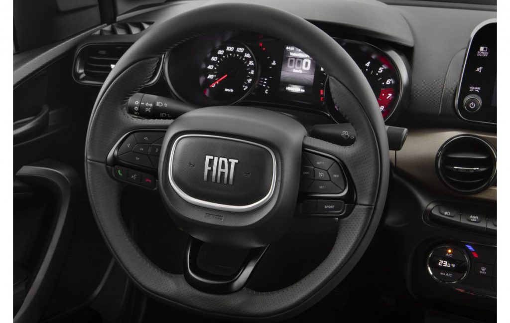 Fiat Cronos 2023 chega renovado e com câmbio CVT