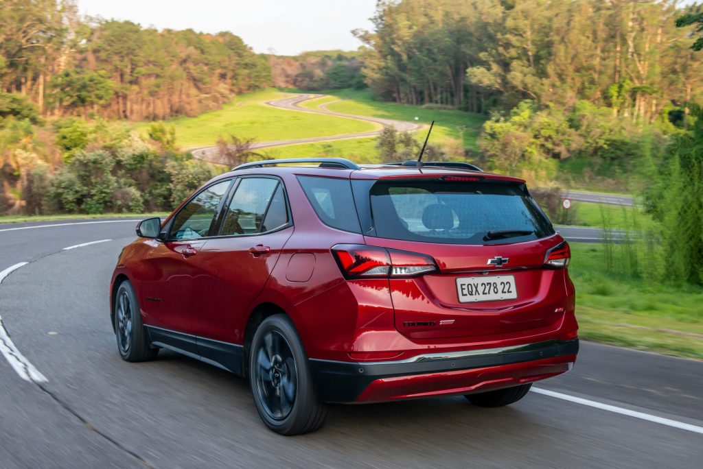 O Chevrolet Equinox linha 2022 é comercializado em duas versões e é boa opção de carro para famílias; veja os detalhes