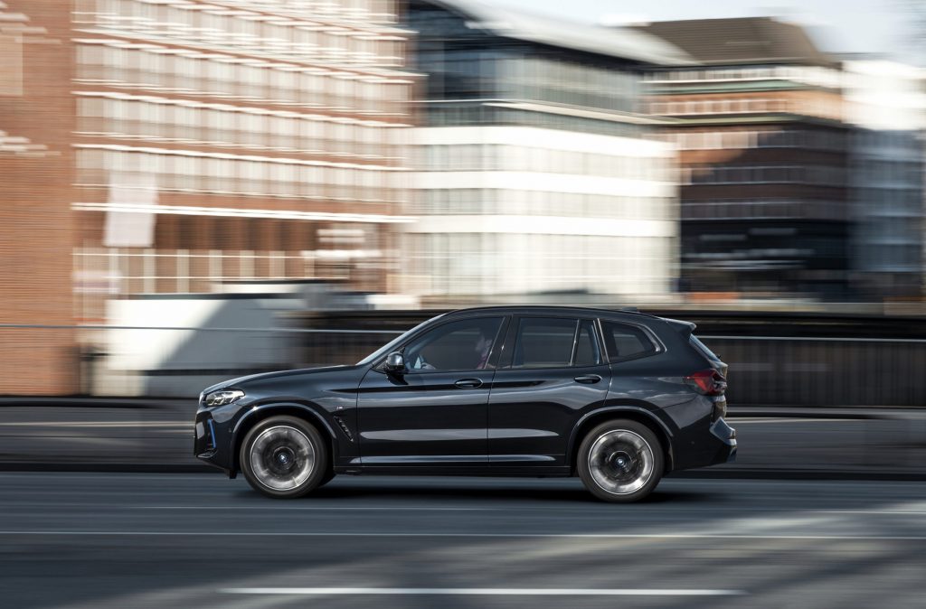 Os jogadores do Real Madrid poderão usufruir de cinco carros elétricos da BMW, após início de nova parceria entre as empresas