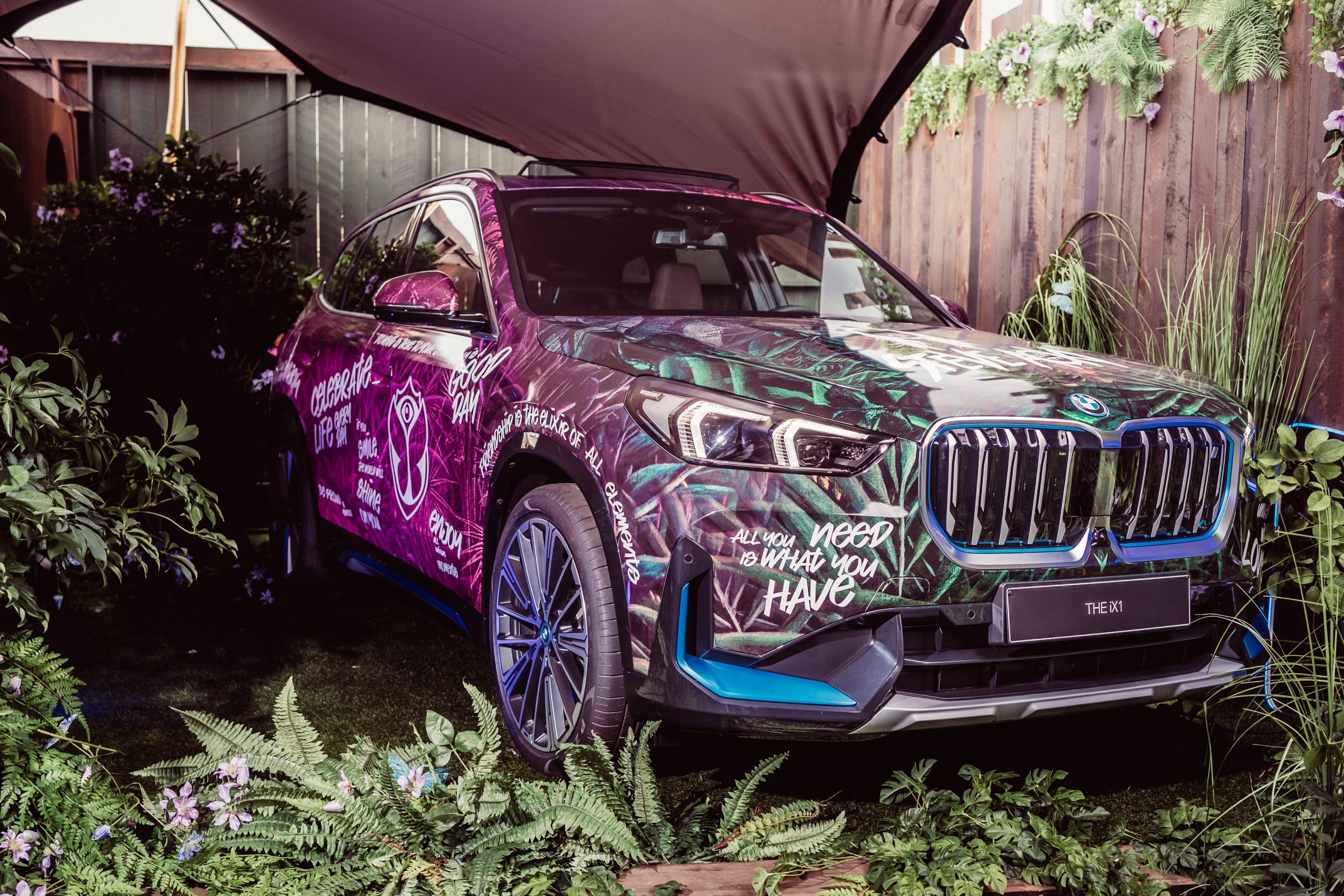 BMW iX1 fez estreia no Tomorrowland 2022; saiba como foi