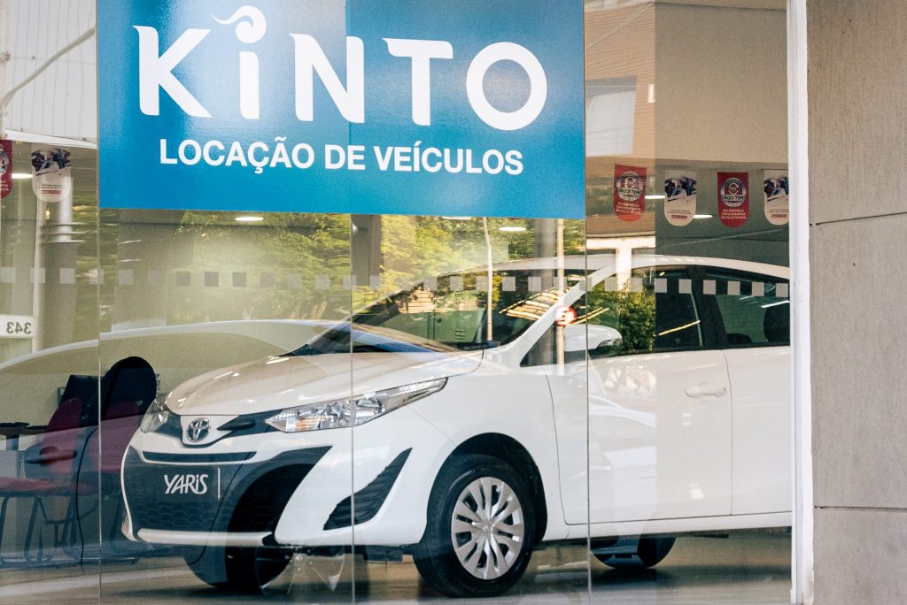 O serviço de aluguel por assinatura de carros da Toyota agora está presente em novas cidades do interior paulista; confira
