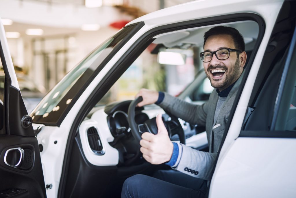 Veja dicas para dar a partida corretamente no carro, independente do clima frio ou demais fatores externos que podem variar