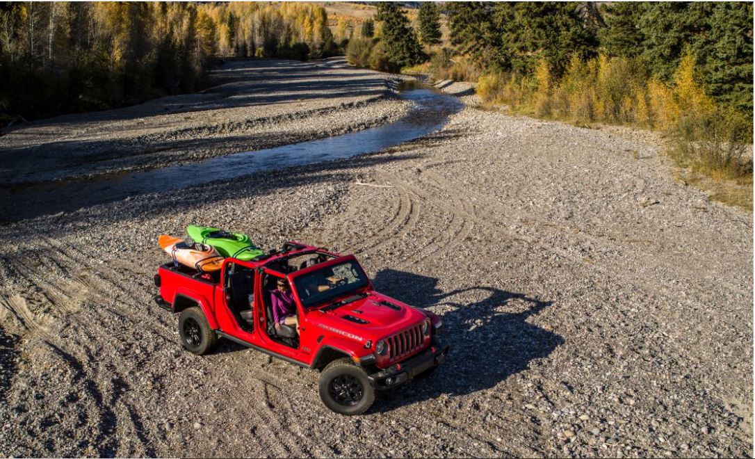 A picape off-road Jeep Gladiator chegará ao Brasil no dia 4 de agosto, para compor o atual portfólio da marca no país