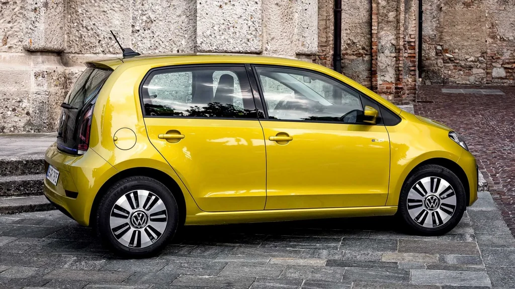 O VW e-up! começa começa a ser vendido na América Latina. O carro tem 260 km de alcance e 83 cv de potência