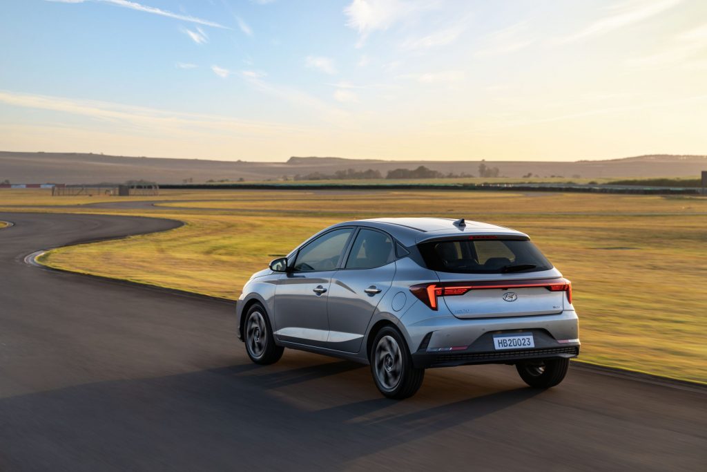 Veja os detalhes do Hyundai HB20 Platinum Plus, a versão topo de linha do carro de passeio mais vendido de 2022