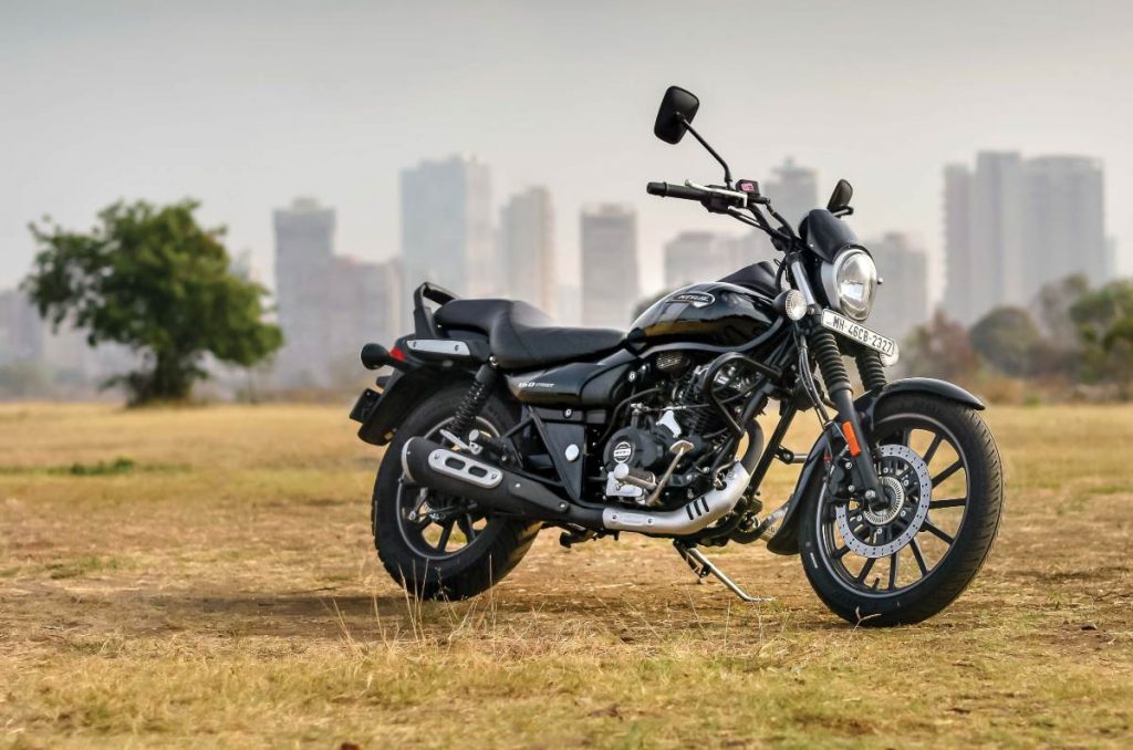 Motos indianas no Brasil Bajaj promete chegar com modelos inovadores