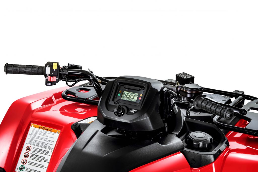 O Honda FourTrax 2023 traz atualizações pontuais na nova linha e chega com preço inicial de R$ 44.650