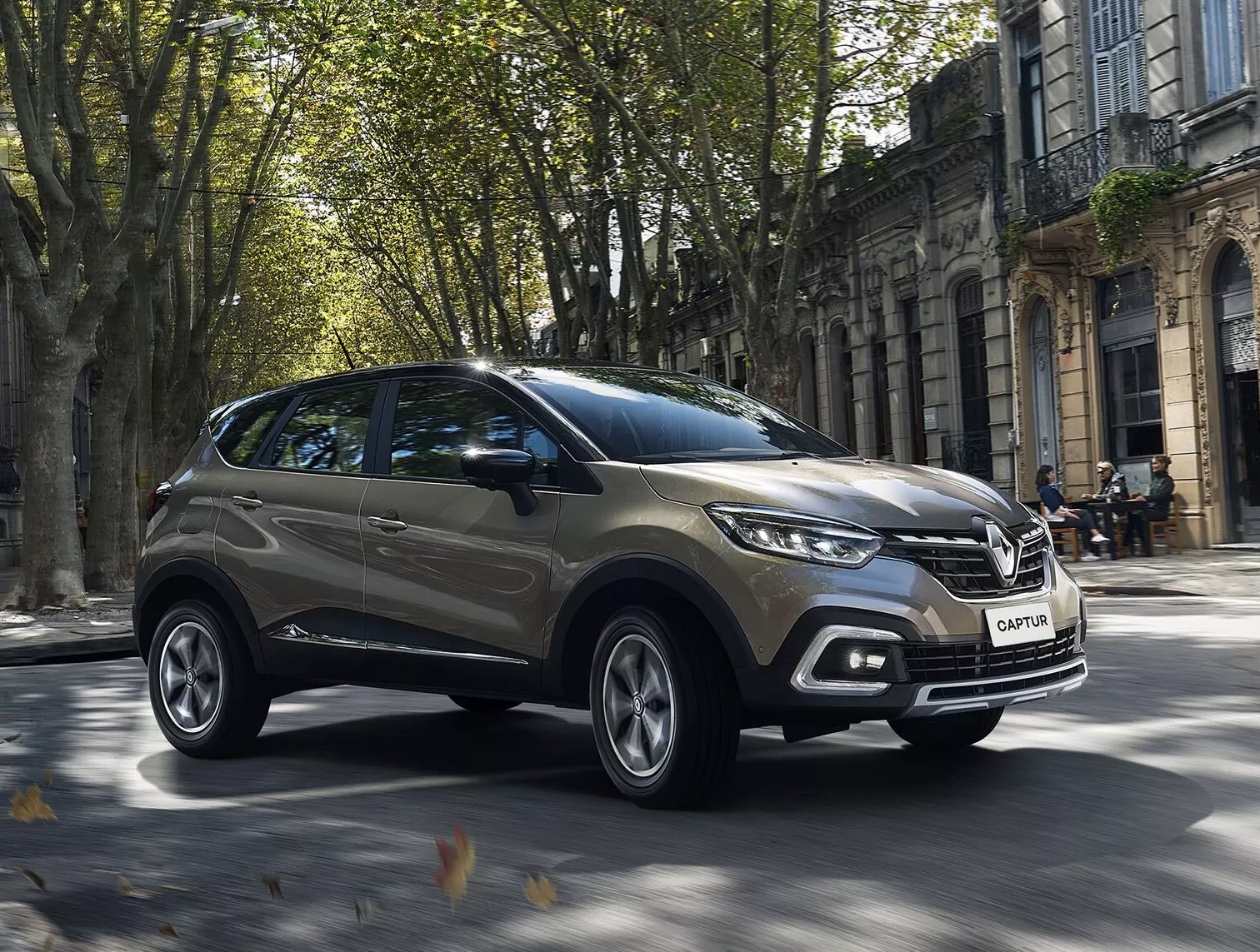 Renault Captur 2023 oferece motor mais potente e design inovador