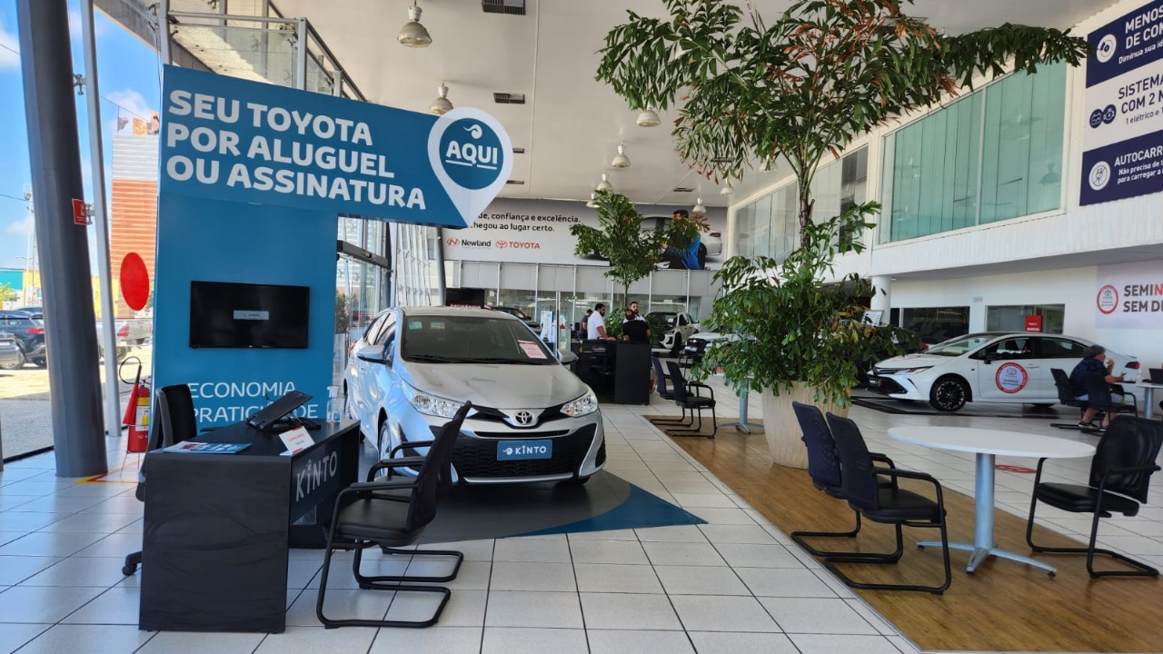 A empresa de mobilidade da Toyota, a KINTO, acaba de marcar presença em 100% da rede de concessionárias da marca