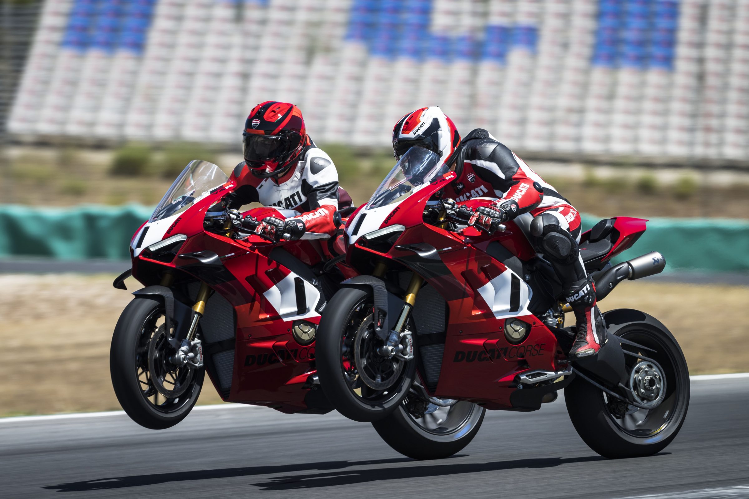 Testamos a nova Ducati Panigale V4S 2023 na pista! - moto.com.br