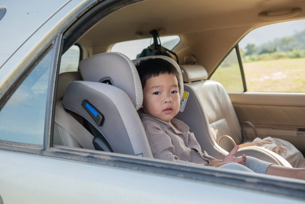 Confira todos os detalhes sobre o uso da cadeirinha infantil no carro