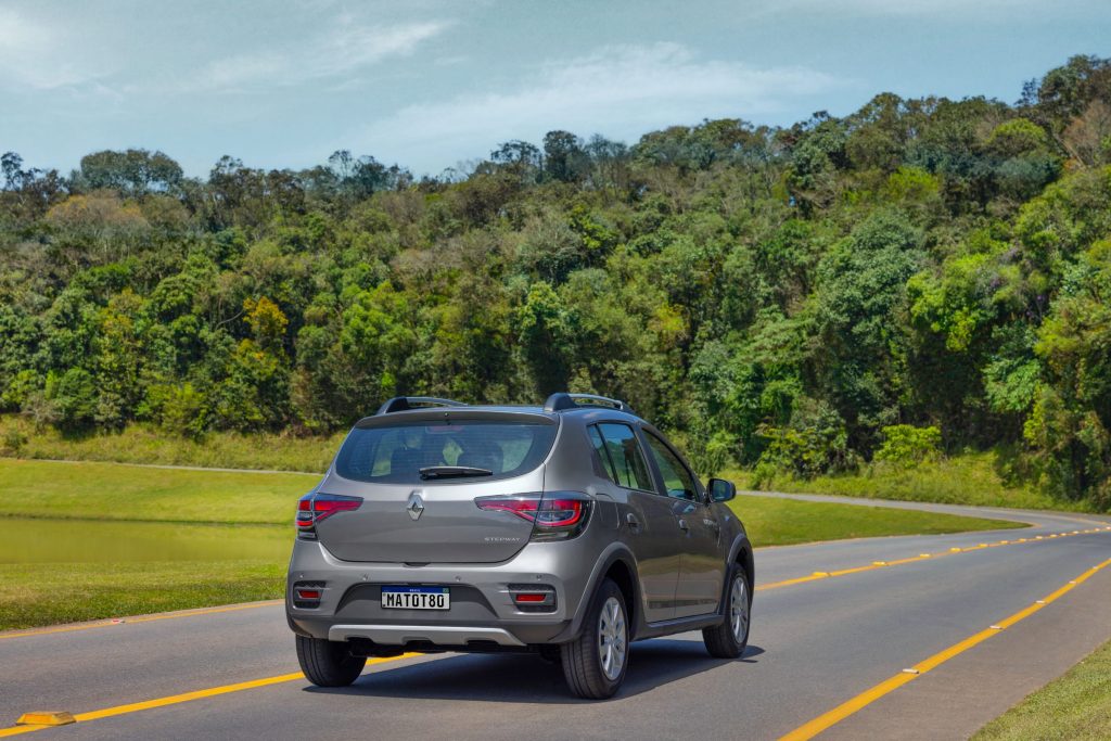 O Renault Stepway acaba de ganhar nova versão. Trata-se de Zen com motor 1.0 SCe que equipava o Sandero