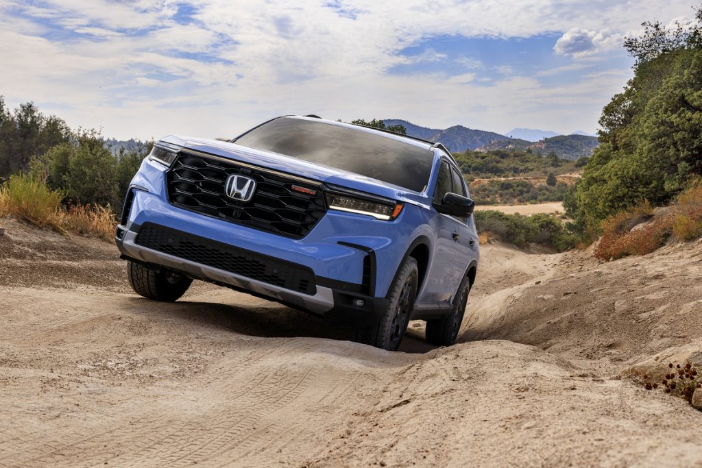 A nova geração do Honda Pilot 2023 foi apresentada nos Estados Unidos. O carro tem capacidade para o fora de estrada e 285 cv de potência