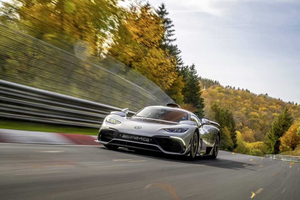 O superesportivo Mercedes-AMG One é o novo detentor do título de carro que completou o circuito de Nurburgring em menor tempo