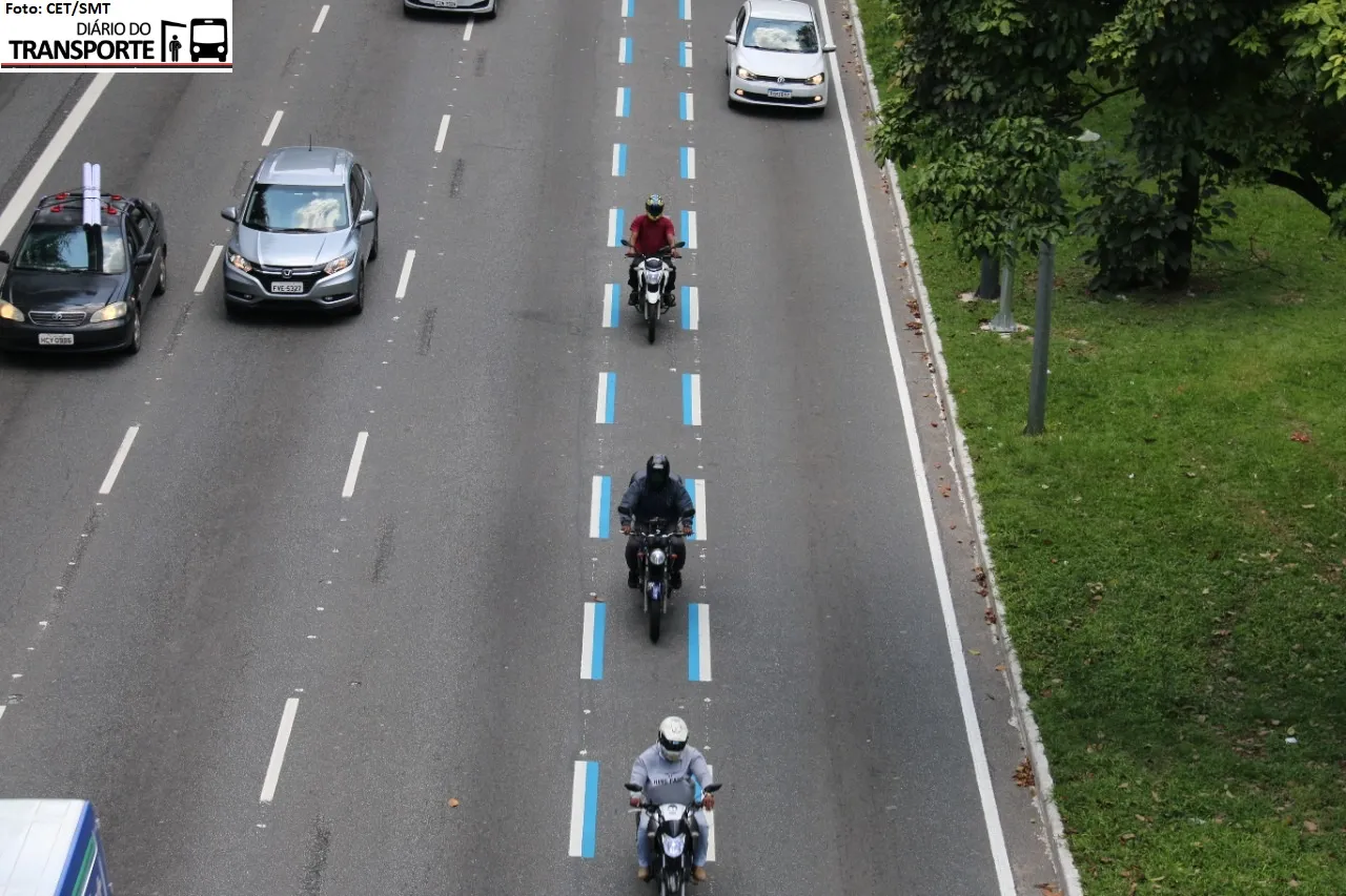 São Paulo terá novos trechos de Faixa Azul para motos