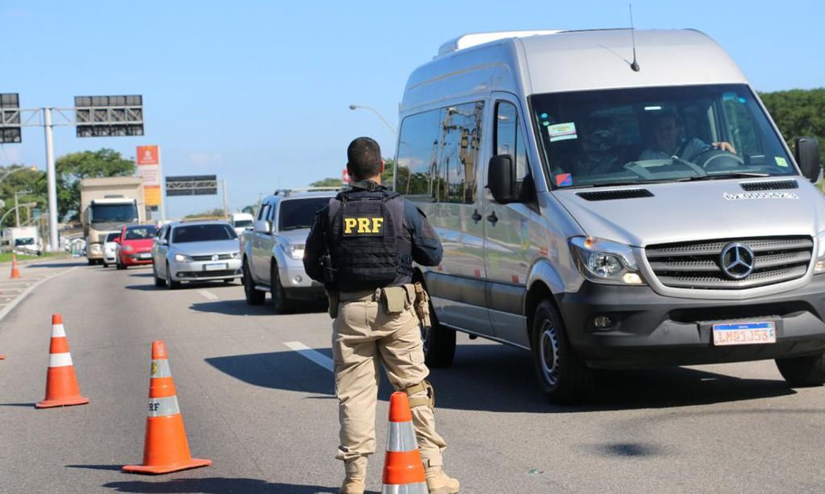 Blitz policial: PRF amplia fiscalização no feriado prolongado