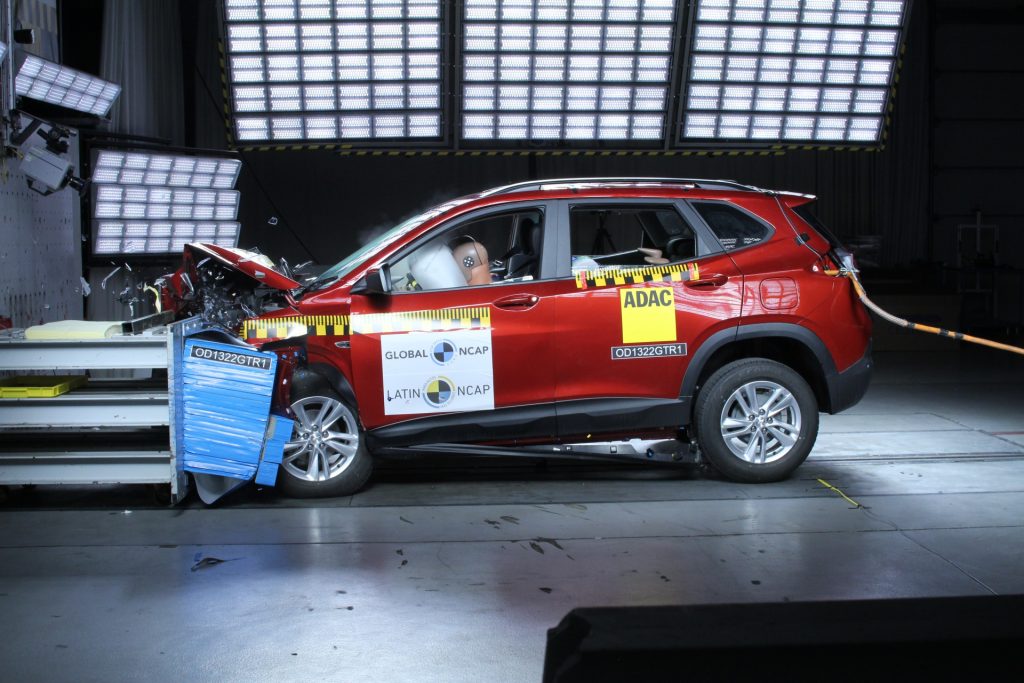 O SUV Chevrolet Tracker acaba de receber pontuação máxima de cinco estralas no teste de segurança do Latin NCap