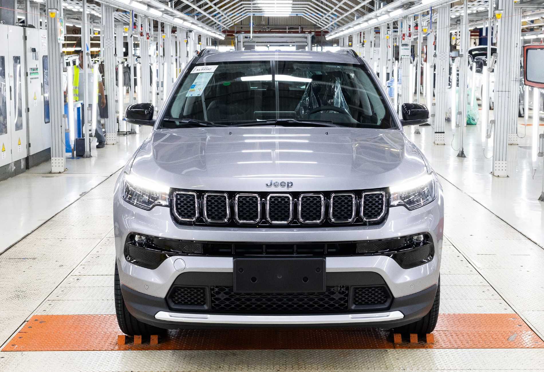 MPF pede recall do Jeep Compass e aponta mais de 20 falhas no SUV