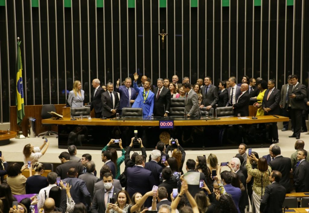 Lewis Hamilton recebe título de cidadão brasileiro em Brasília