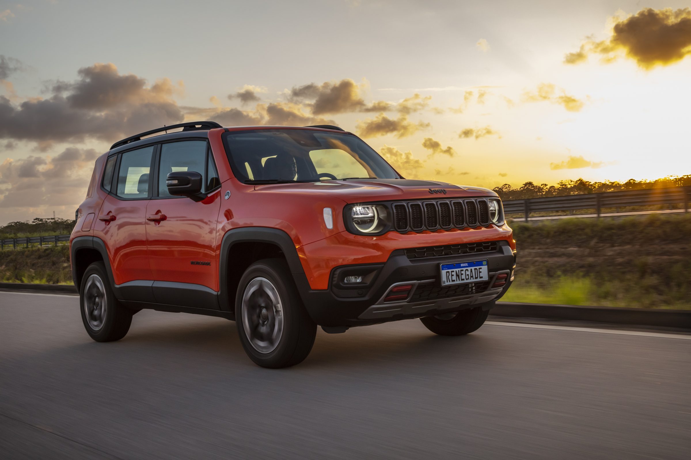 Os SUVs Jeep Renegade e Compass podem ser comprados com condições especiais durante todo o mês de novembro