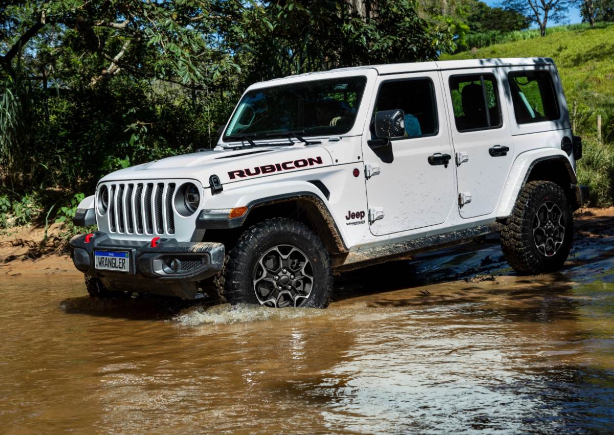 Jeep Wrangler 2023 arrives in Brazil in three versions; see prices WATCH  NOW Innovation Toyota electric Hilux: Revo BEV concept anticipates zero  emission pickup Renault cars debut native Waze app in multimedia