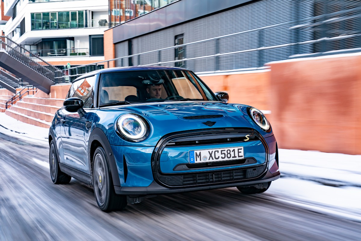 Mini Cooper S E tem condições especiais de venda neste Natal (Foto: Divulgação/Mini)