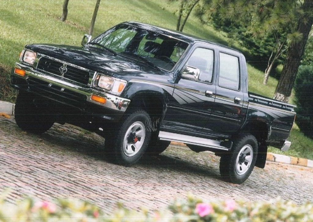 Relembre a história da Toyota Hilux, que completa 30 anos no Brasil ...