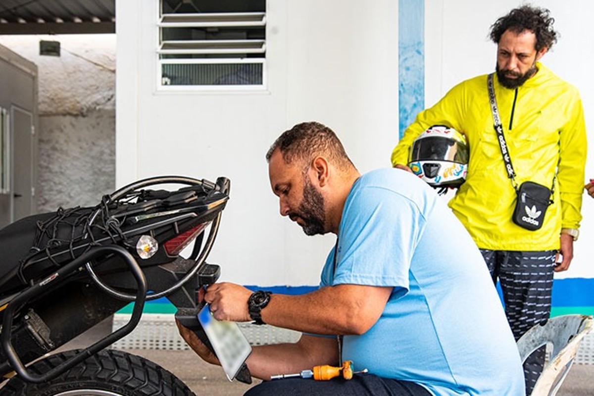 Motociclistas têm atendimento exclusivo no Detran-RJ neste sábado