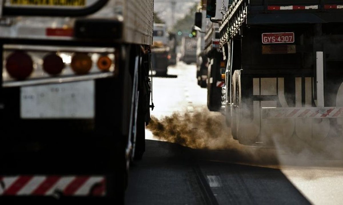 Governo define metas de redução de emissões de gases dos combustíveis