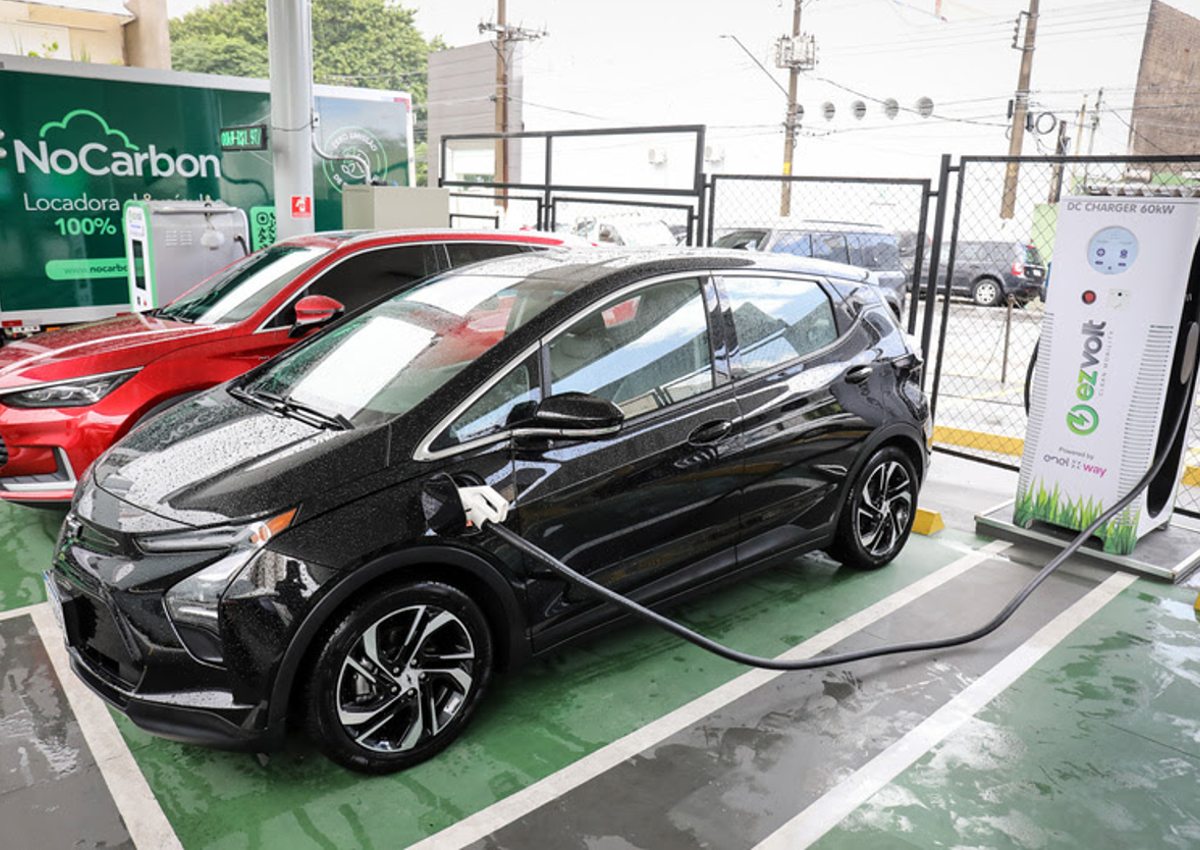 Primeiro posto para carros elétricos é inaugurado em São Paulo