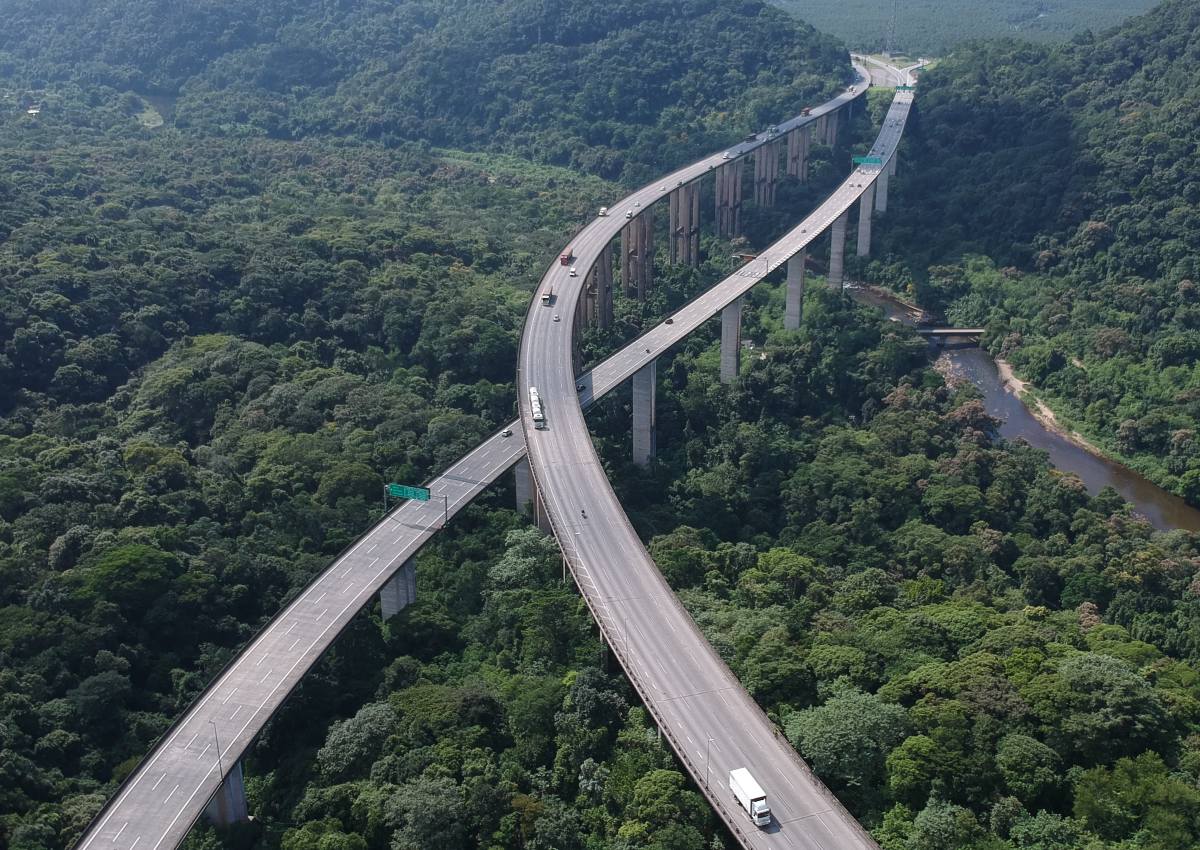 Segunda pista da Rodovia dos Imigrantes, conhecida como Nova Imigrantes, completa 20 anos de história