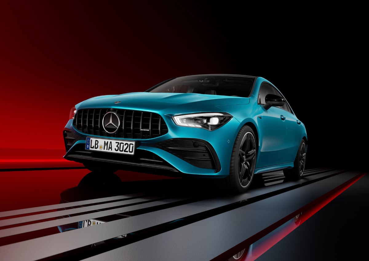 Mercedes-Benz CLA 2024 tem novo visual e versão híbrida que faz 125 km/l
