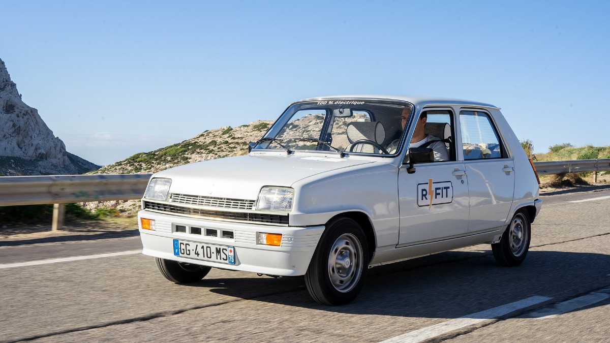 Kit original da Renault permite conversão elétrica de carros clássicos