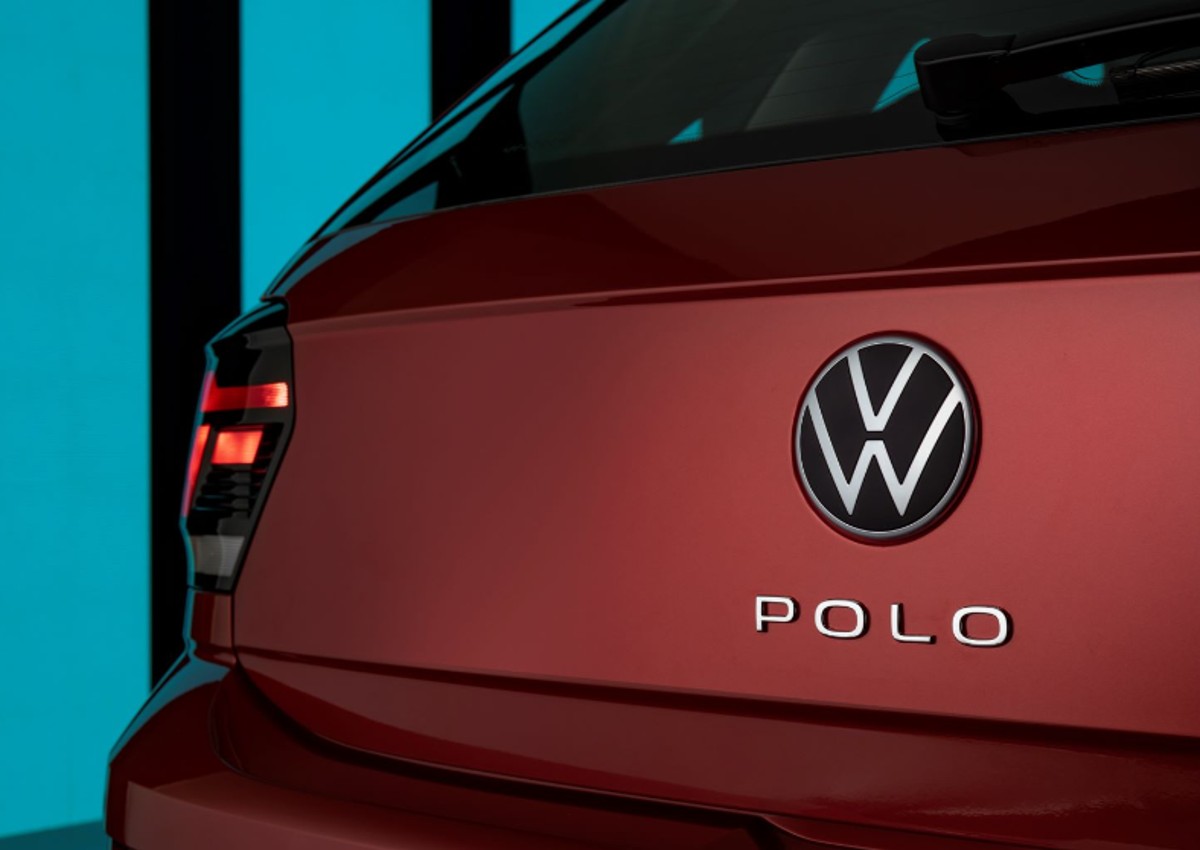 O VW Polo 2023 acaba de ficar mais caro. Todas as versões do hatch passaram por reajuste e encareceram entre R$ 1 mil e R$ 2 mil