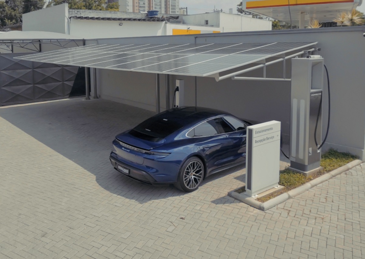 Concessionárias da Porsche no Brasil têm placas de captação de energia solar