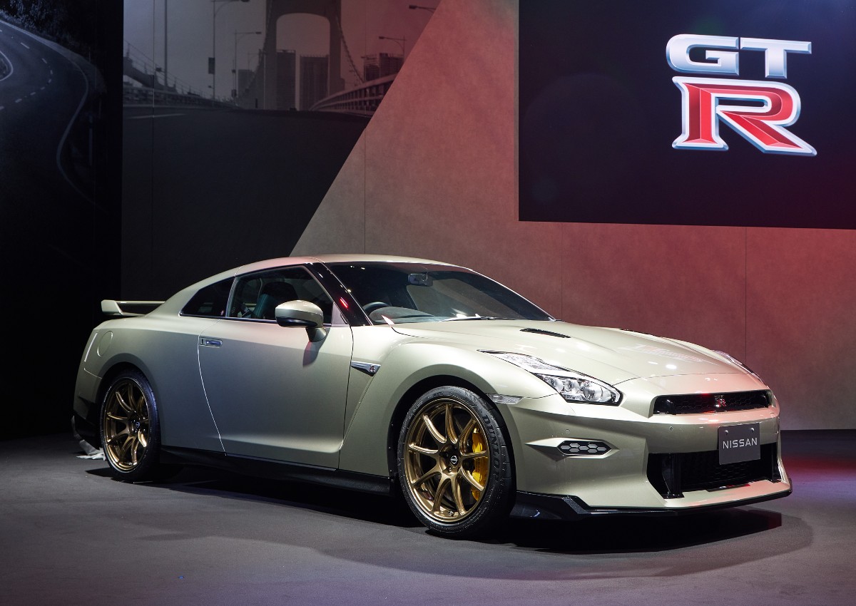 Novo Nissan GT-R será lançado em 2023 com motorização híbrida