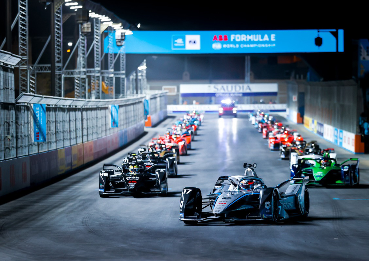 Carro de corrida elétrico está em exposição em SP; veja onde visitá-lo