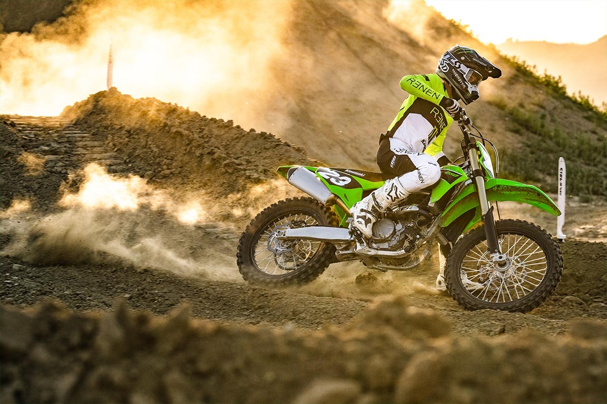 Kawasaki KX 250 2023: ficha técnica, preço e itens de série