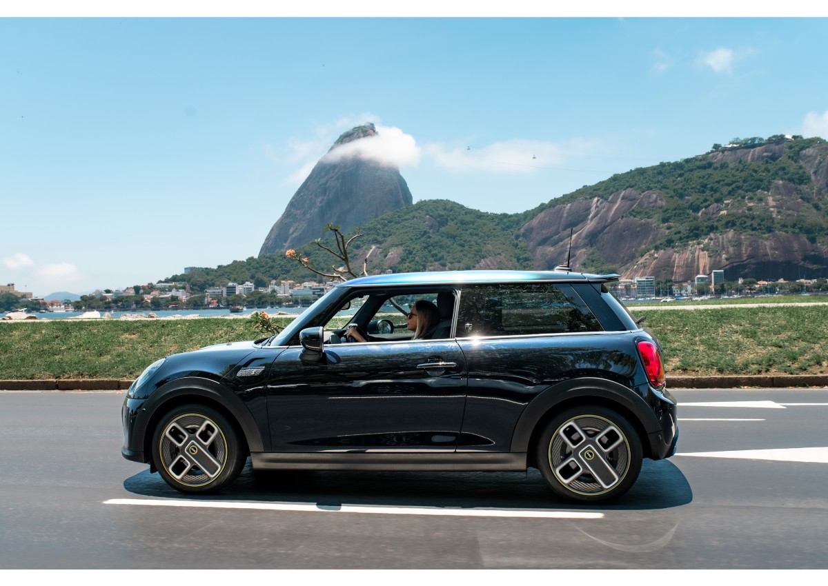 MINI do Brasil lança ofertas exclusivas para seu portfólio de carros elétricos