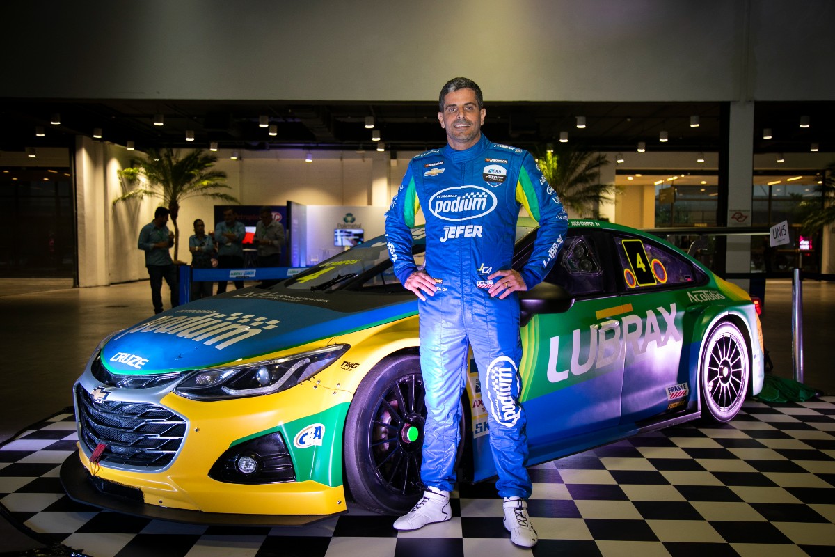 Carros e Corridas Julio Campos é o terceiro maior pontuador da etapa de  Curitiba da Stock Car - Carros e Corridas