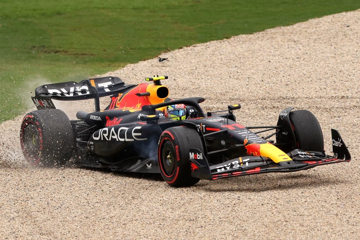 F1: carro da Aston Martin desembarca em shopping de Brasília