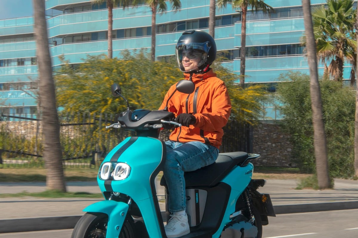 Conheça a scooter elétrica da Yamaha que cativa o público pelo preço