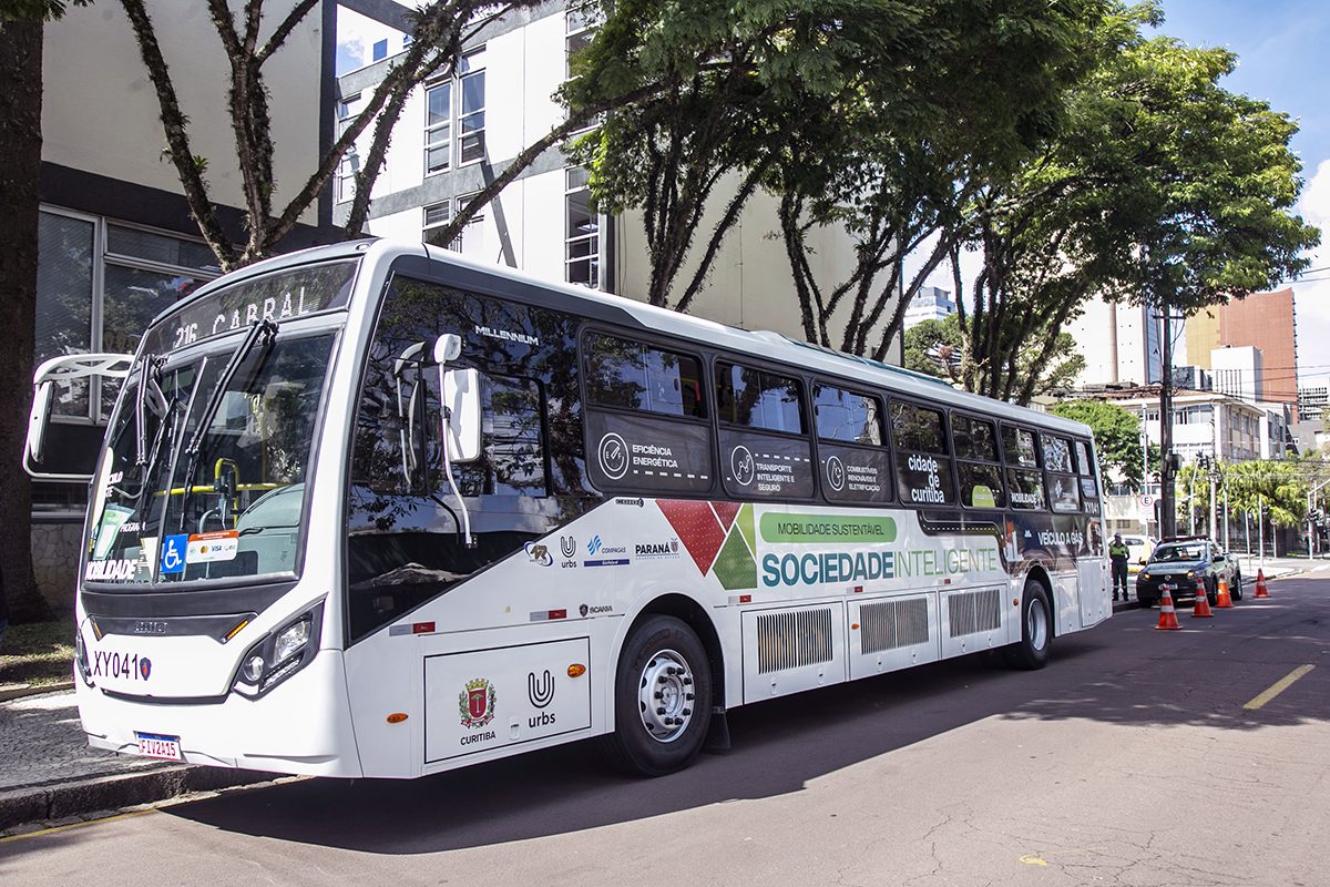 Transporte público: Curitiba inicia testes com ônibus movido a GNV