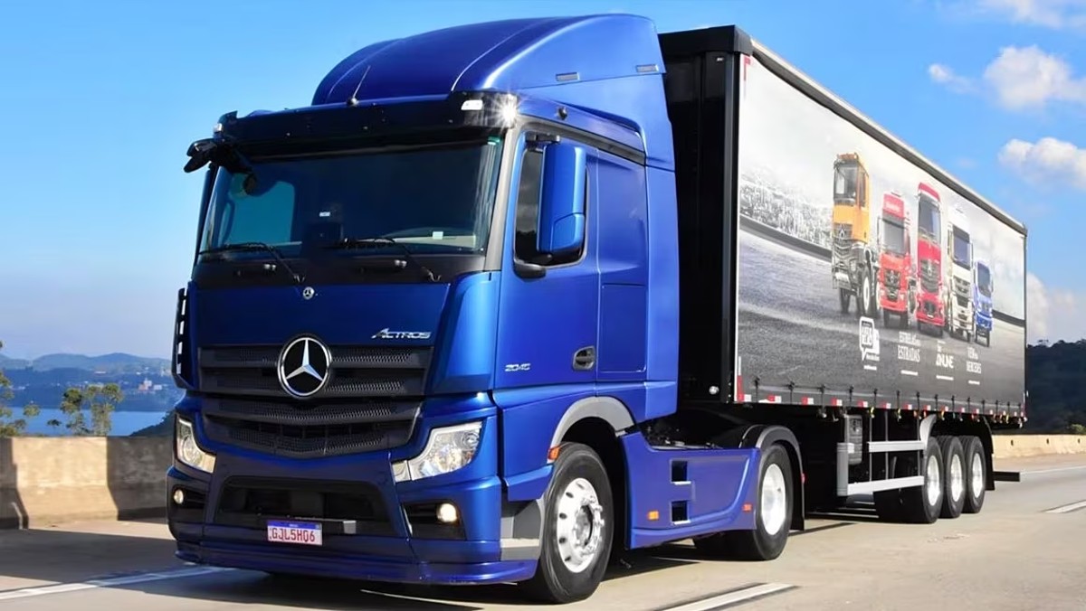 Ficha técnica do Mercedes-Benz Actros 2045 4x2