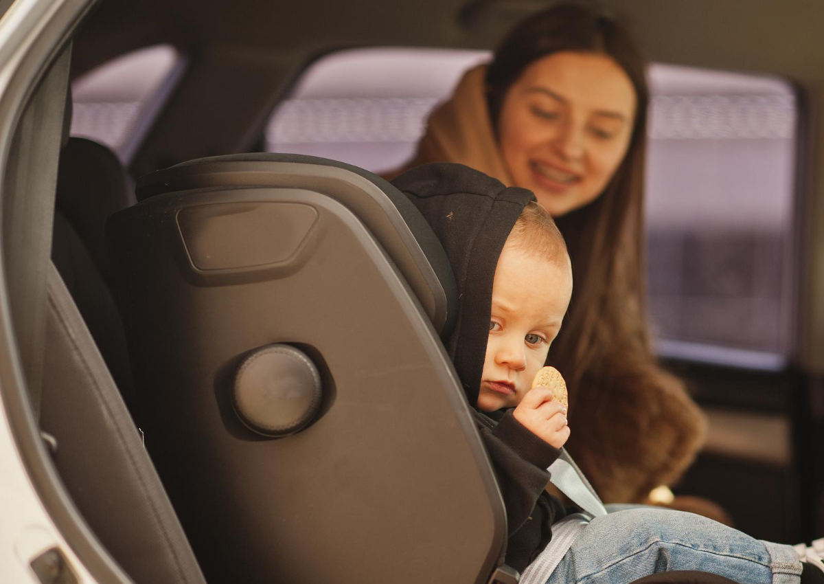 Cadeirinha de carro para bebês e crianças: veja as regras!
