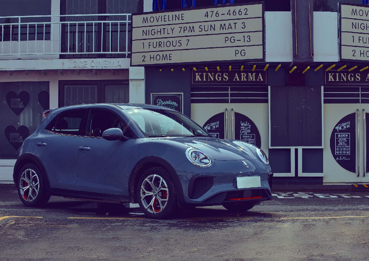 Meio New Beetle, meio Mini Cooper; conheça o novo carro elétrico "baratinho"