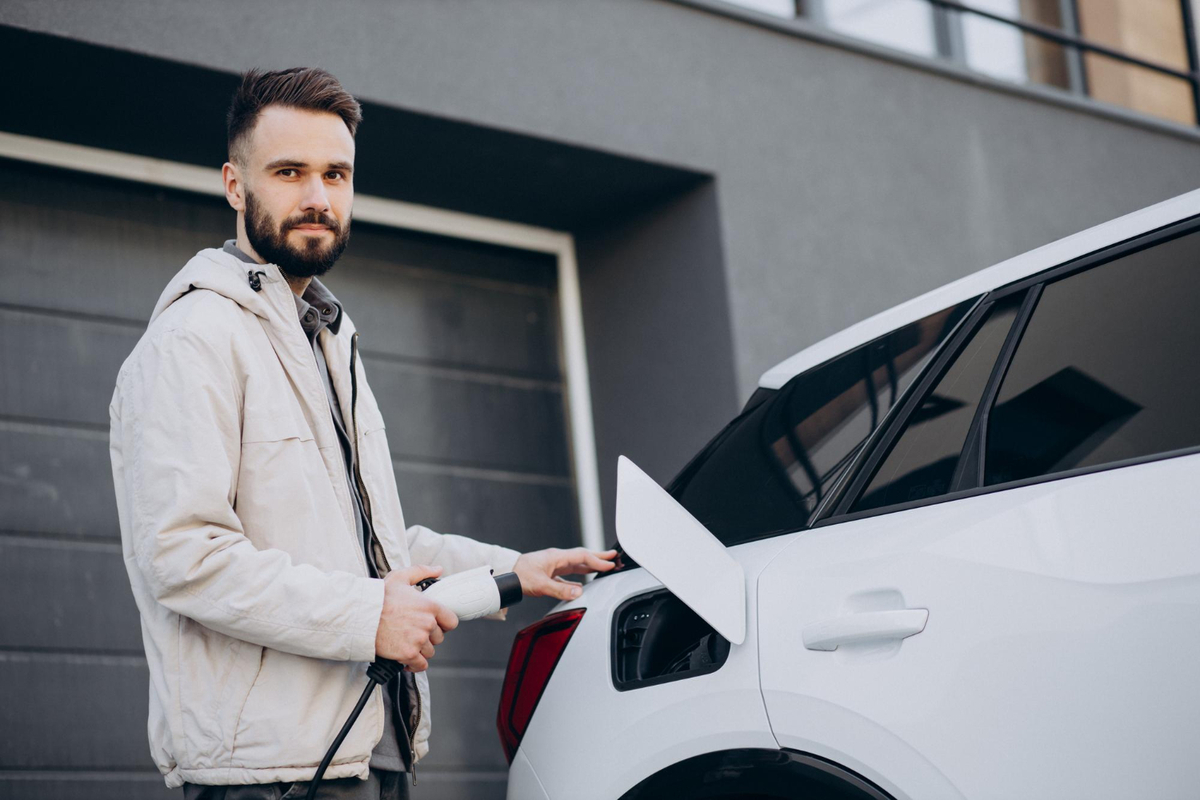 Brasileiros preferem carros híbridos e elétricos