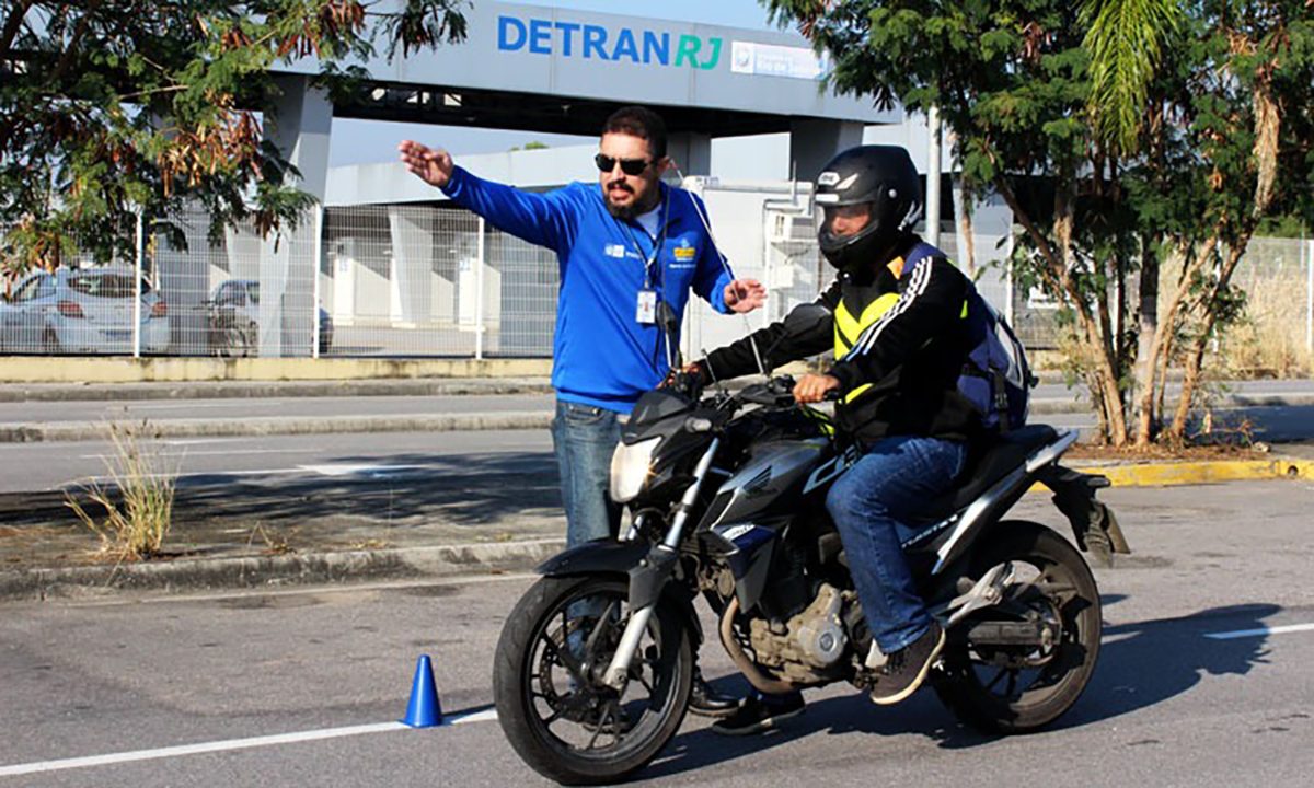 Detran abre vagas para curso de mototaxista; veja como participar