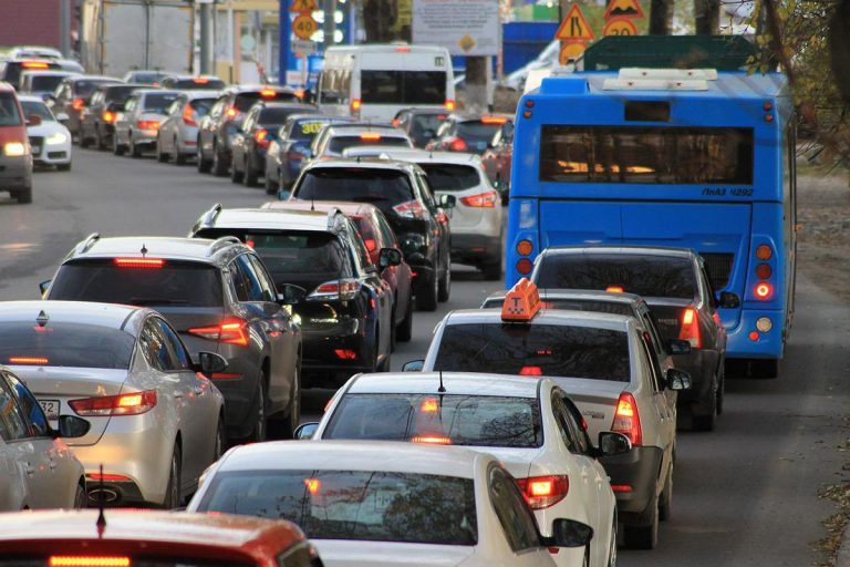É verdade que os carros a combustão são os grandes VILÕES do meio ambiente?