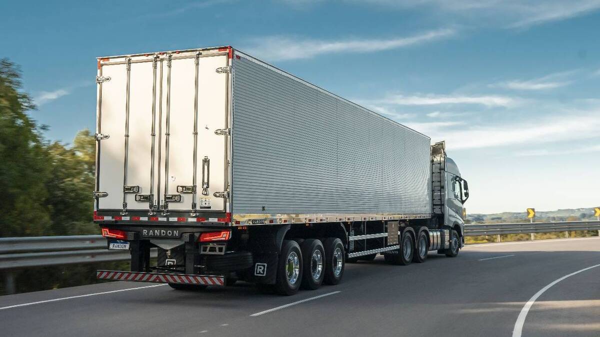 A CNH categoria C é o ponto de partida para quem deseja pilotar caminhões